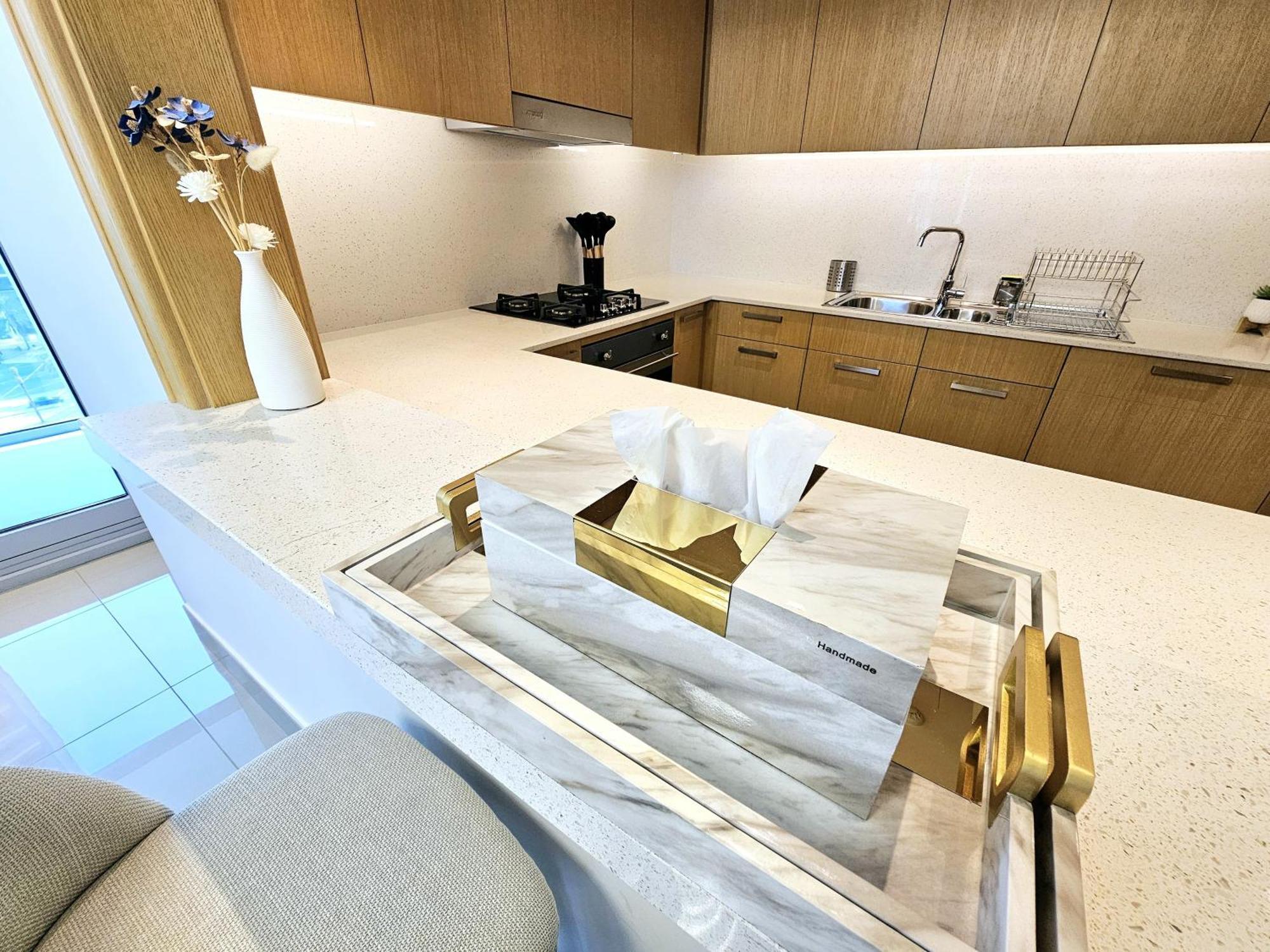 Apartment Sunrise Homes - Lavish 2 Bedrooms With Fountain View! *