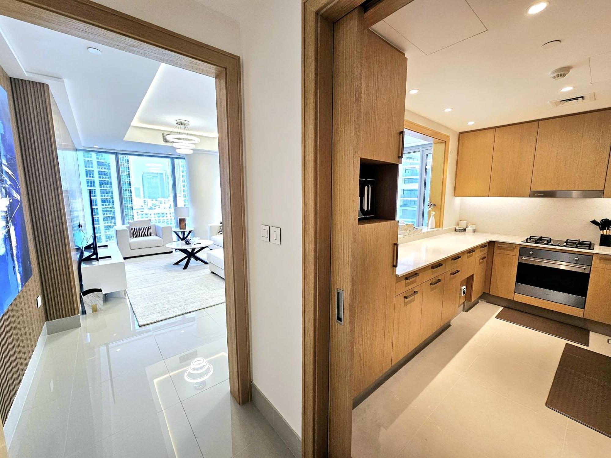 Sunrise Homes - Lavish 2 Bedrooms With Fountain View! *