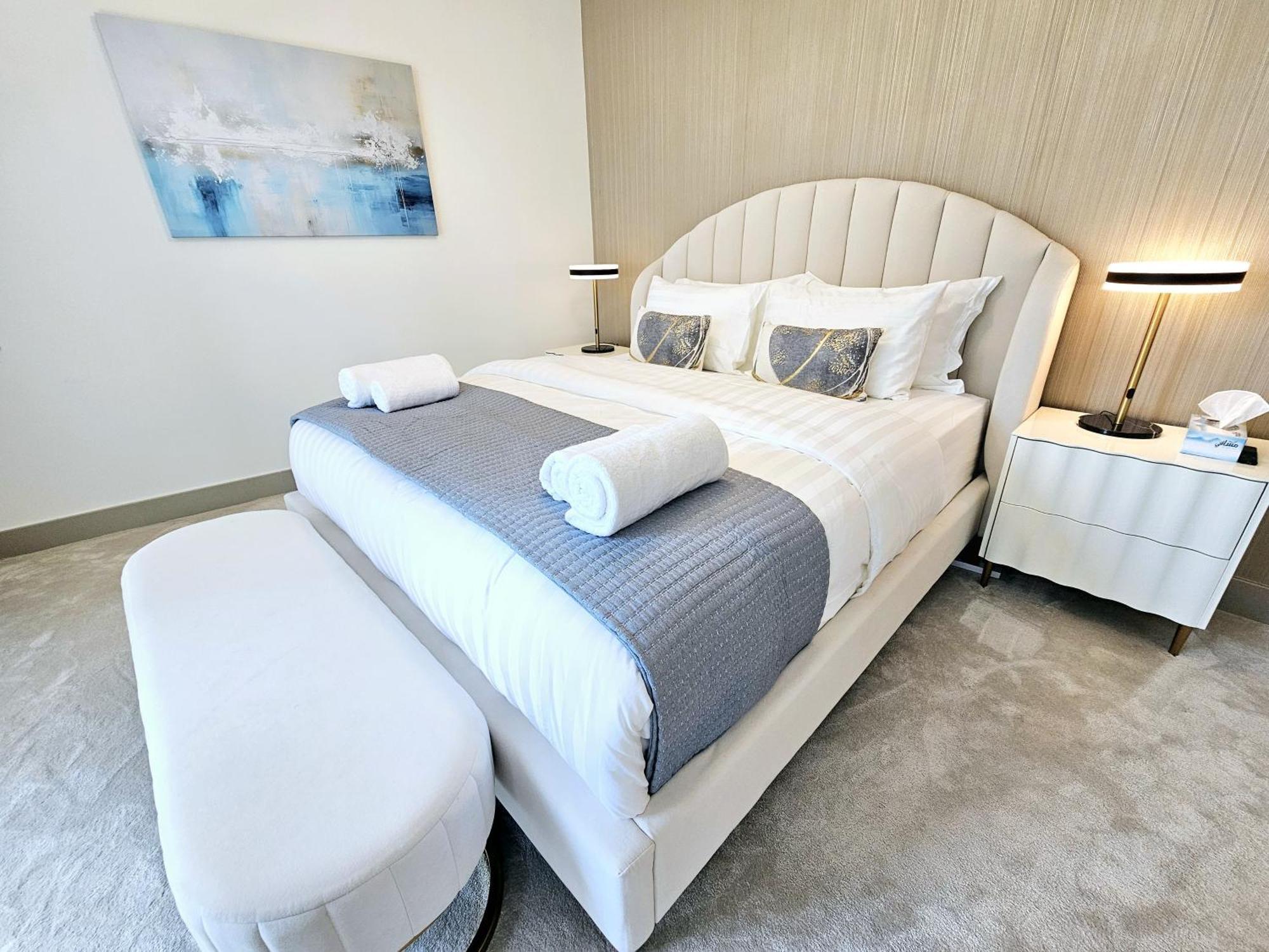 Apartment Sunrise Homes - Lavish 2 Bedrooms With Fountain View! *