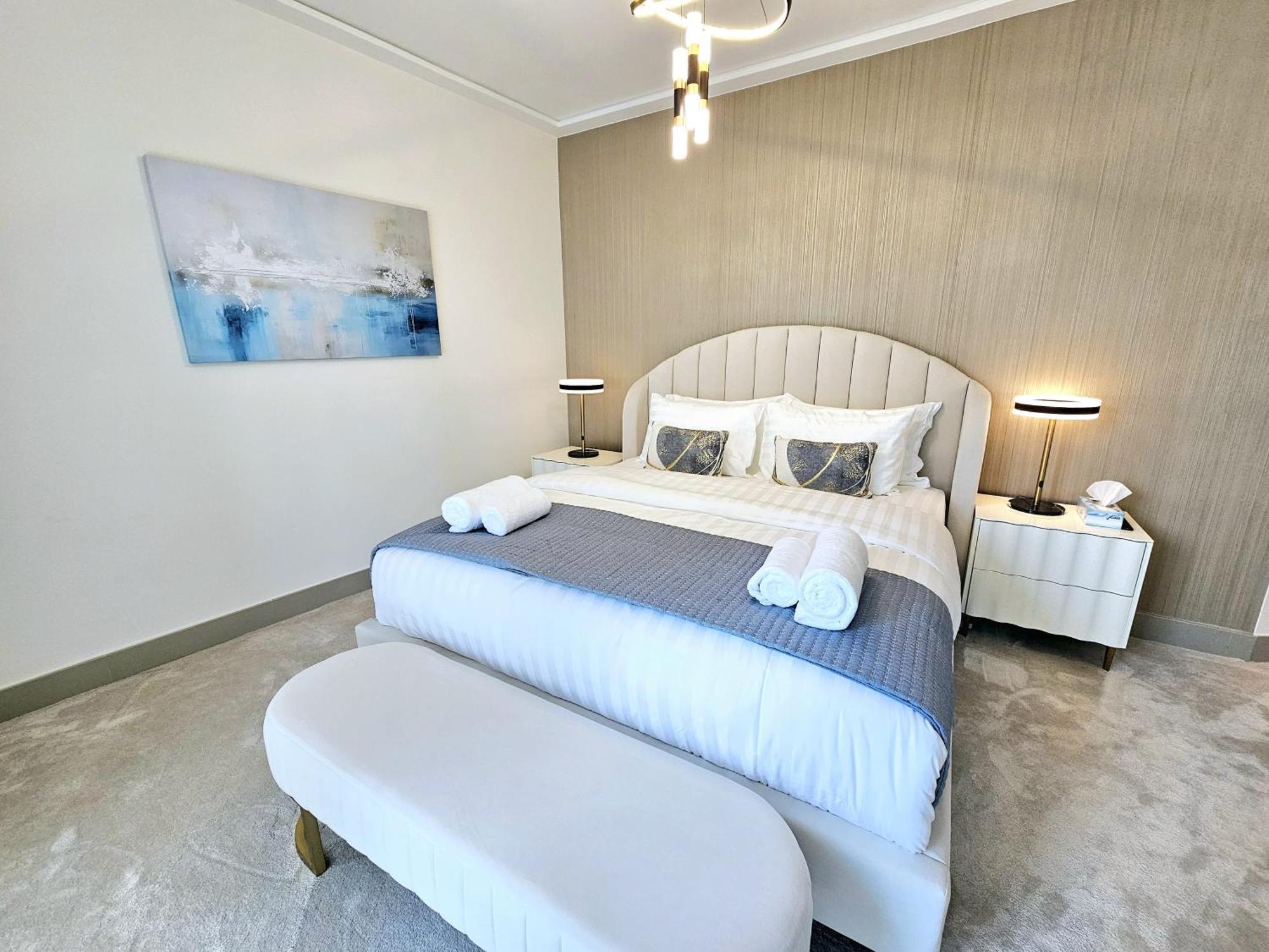 Apartment Sunrise Homes - Lavish 2 Bedrooms With Fountain View!